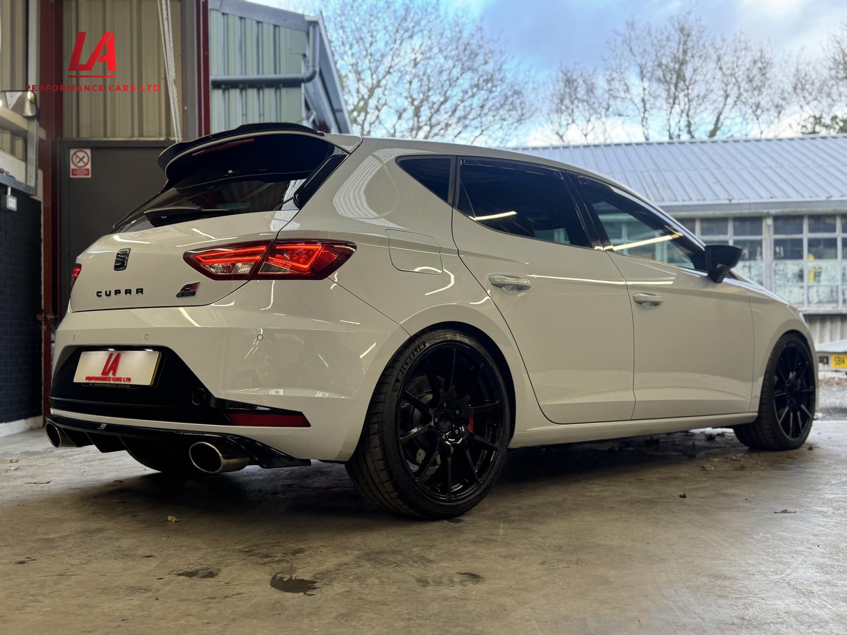 SEAT Leon 2.0 TSI Cupra 290 Black Hatchback 5dr Petrol DSG Euro 6 (s/s) (290 ps)