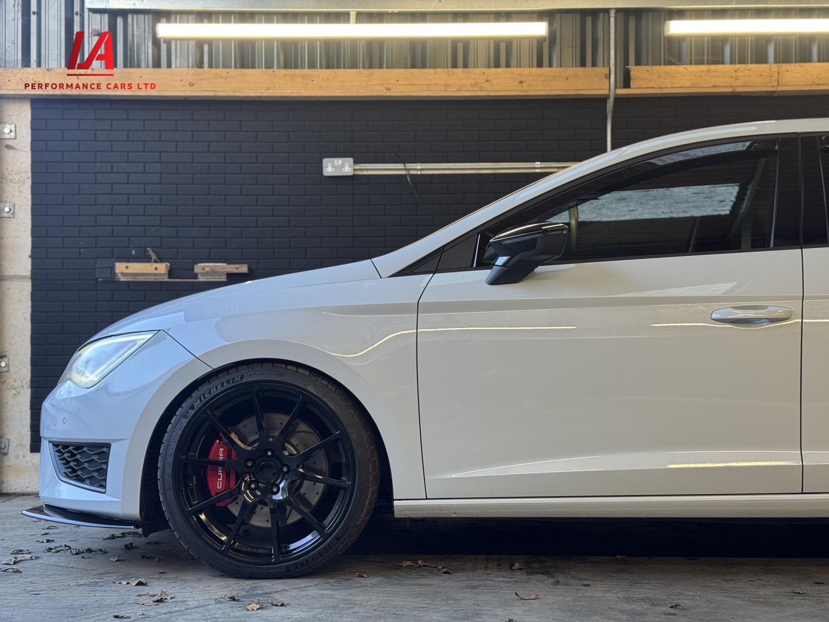 SEAT Leon 2.0 TSI Cupra 290 Black Hatchback 5dr Petrol DSG Euro 6 (s/s) (290 ps)