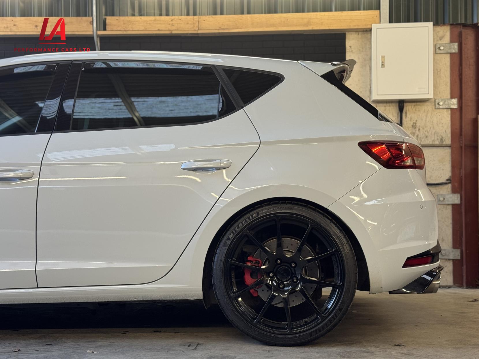 SEAT Leon 2.0 TSI Cupra 290 Black Hatchback 5dr Petrol DSG Euro 6 (s/s) (290 ps)