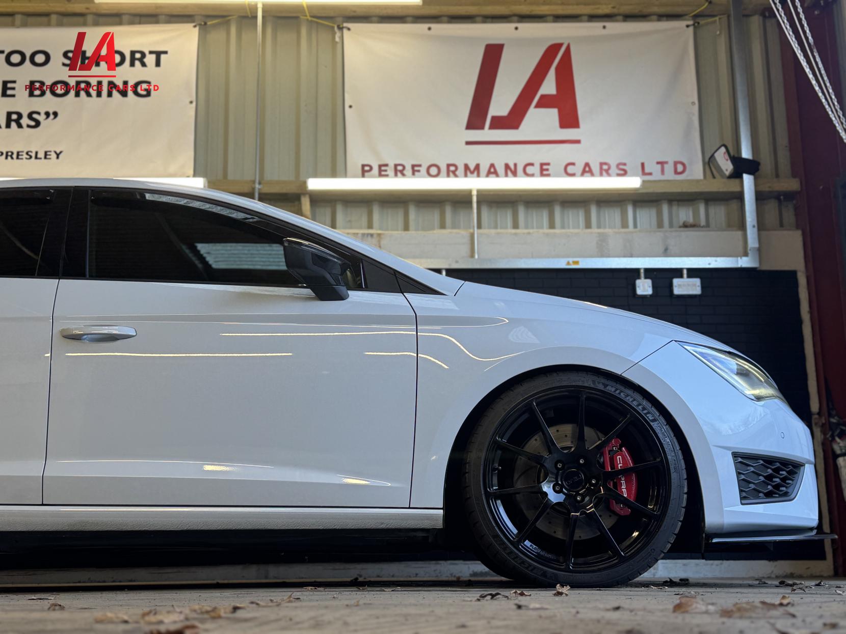 SEAT Leon 2.0 TSI Cupra 290 Black Hatchback 5dr Petrol DSG Euro 6 (s/s) (290 ps)