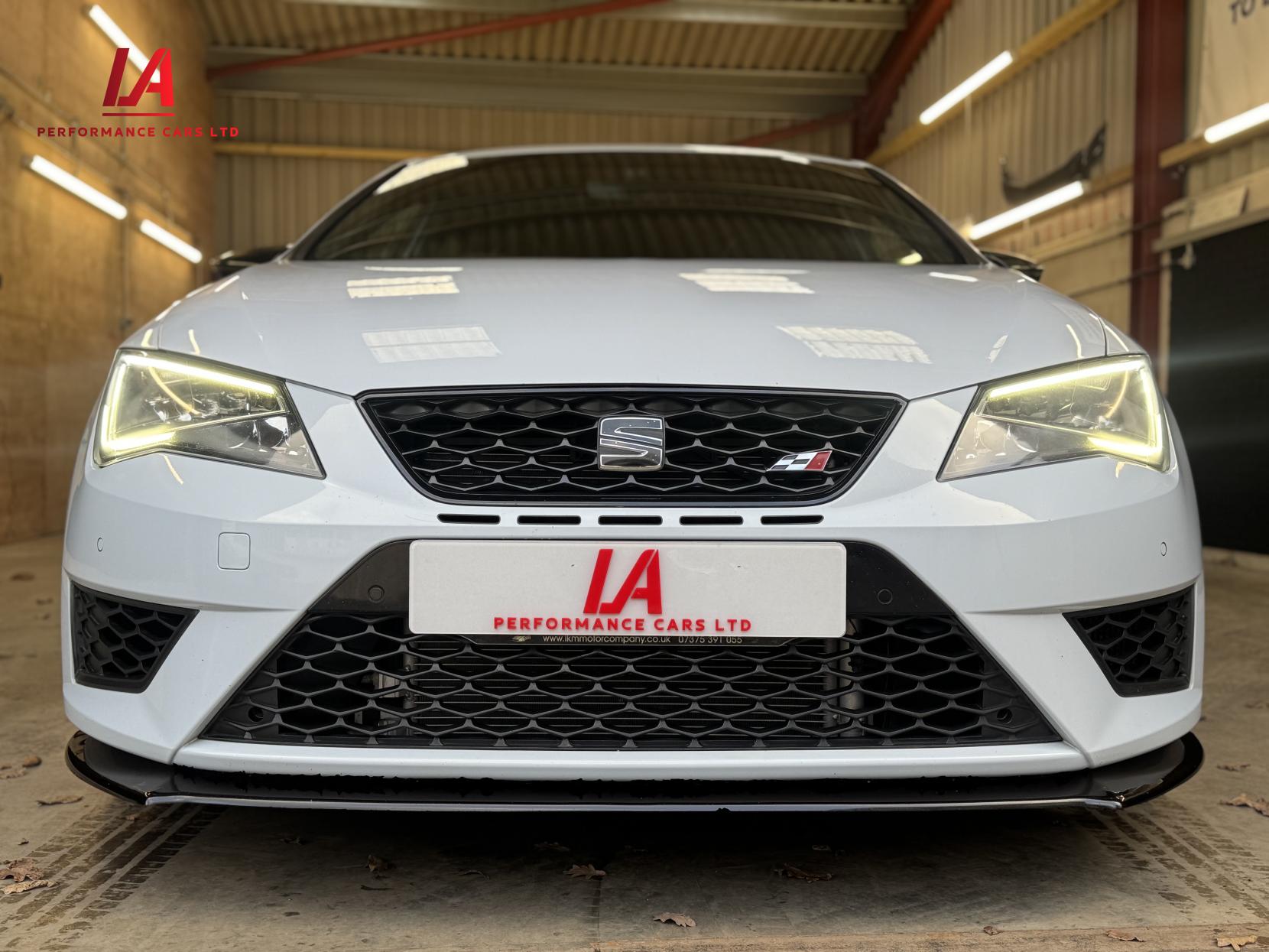 SEAT Leon 2.0 TSI Cupra 290 Black Hatchback 5dr Petrol DSG Euro 6 (s/s) (290 ps)