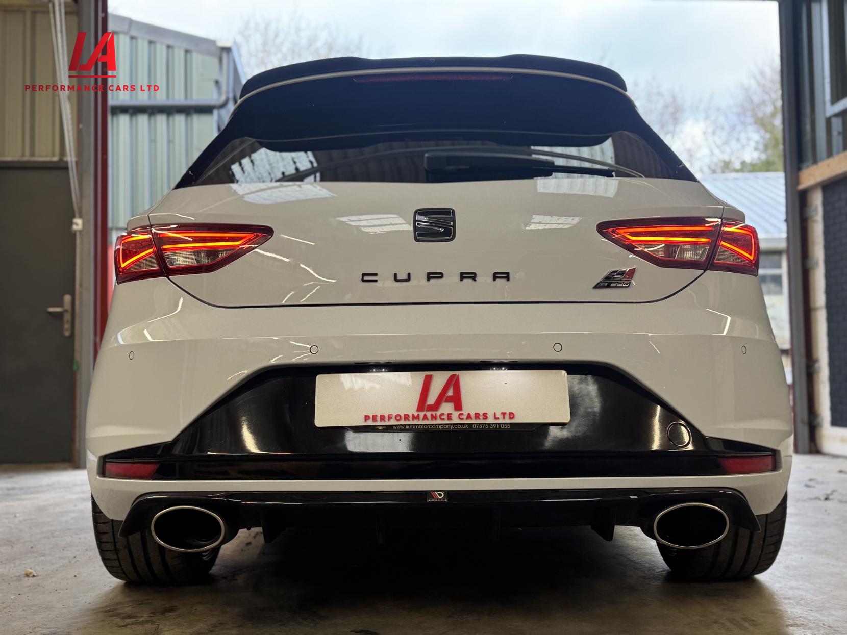 SEAT Leon 2.0 TSI Cupra 290 Black Hatchback 5dr Petrol DSG Euro 6 (s/s) (290 ps)