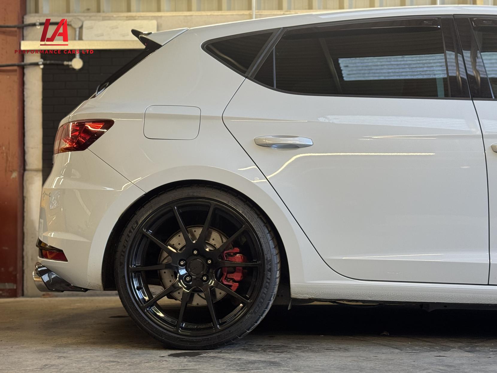 SEAT Leon 2.0 TSI Cupra 290 Black Hatchback 5dr Petrol DSG Euro 6 (s/s) (290 ps)