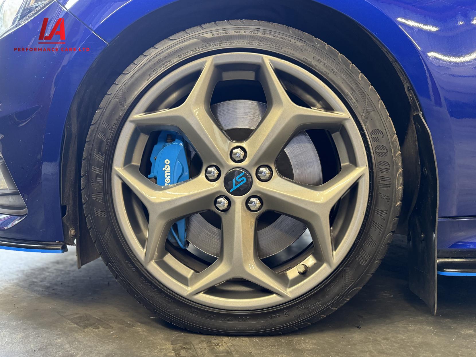 Ford Focus 2.0T EcoBoost ST-2 Hatchback 5dr Petrol Manual Euro 6 (s/s) (250 ps)