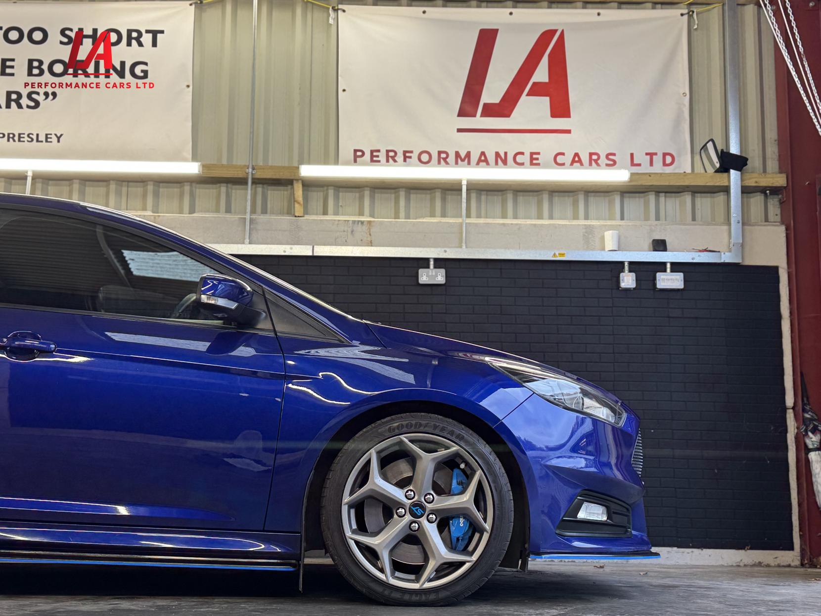 Ford Focus 2.0T EcoBoost ST-2 Hatchback 5dr Petrol Manual Euro 6 (s/s) (250 ps)