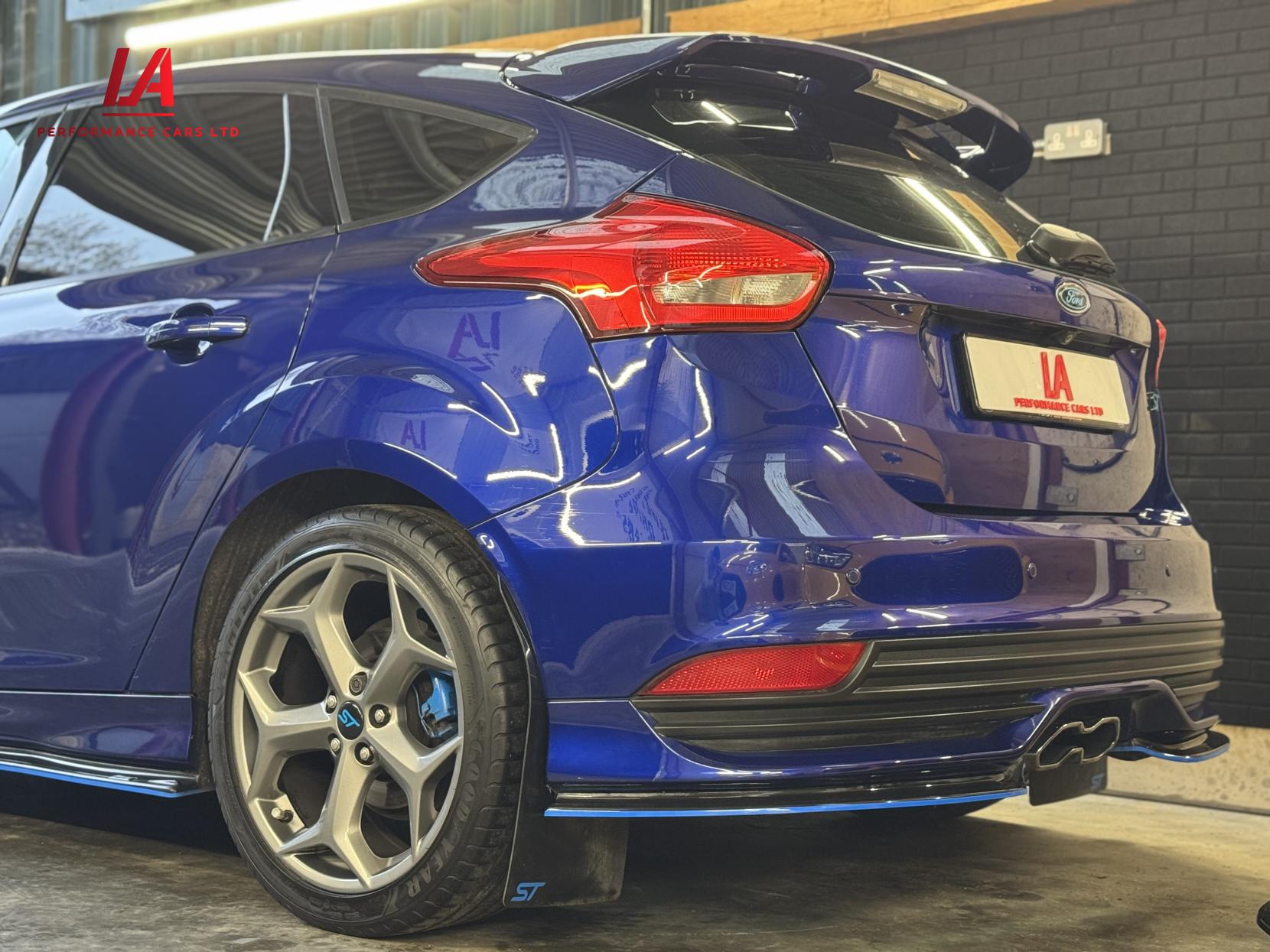 Ford Focus 2.0T EcoBoost ST-2 Hatchback 5dr Petrol Manual Euro 6 (s/s) (250 ps)