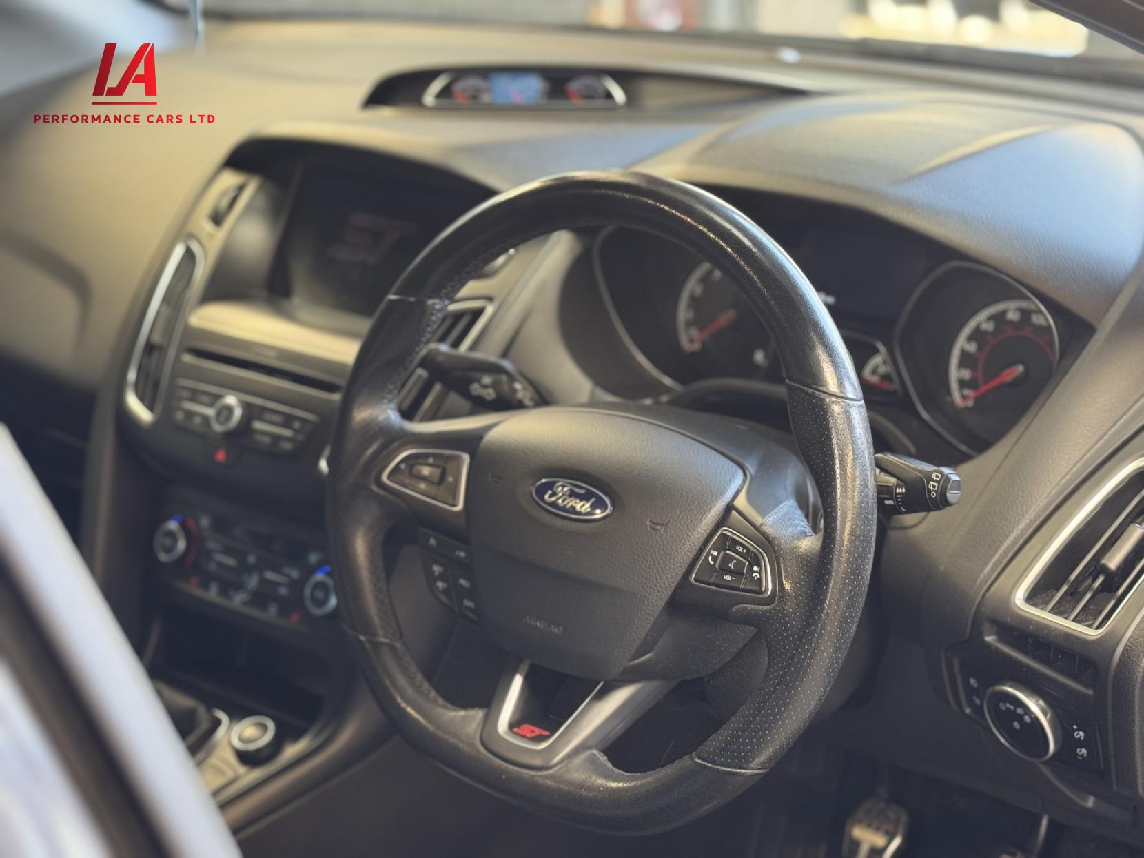 Ford Focus 2.0T EcoBoost ST-3 Hatchback 5dr Petrol Manual Euro 6 (s/s) (250 ps)