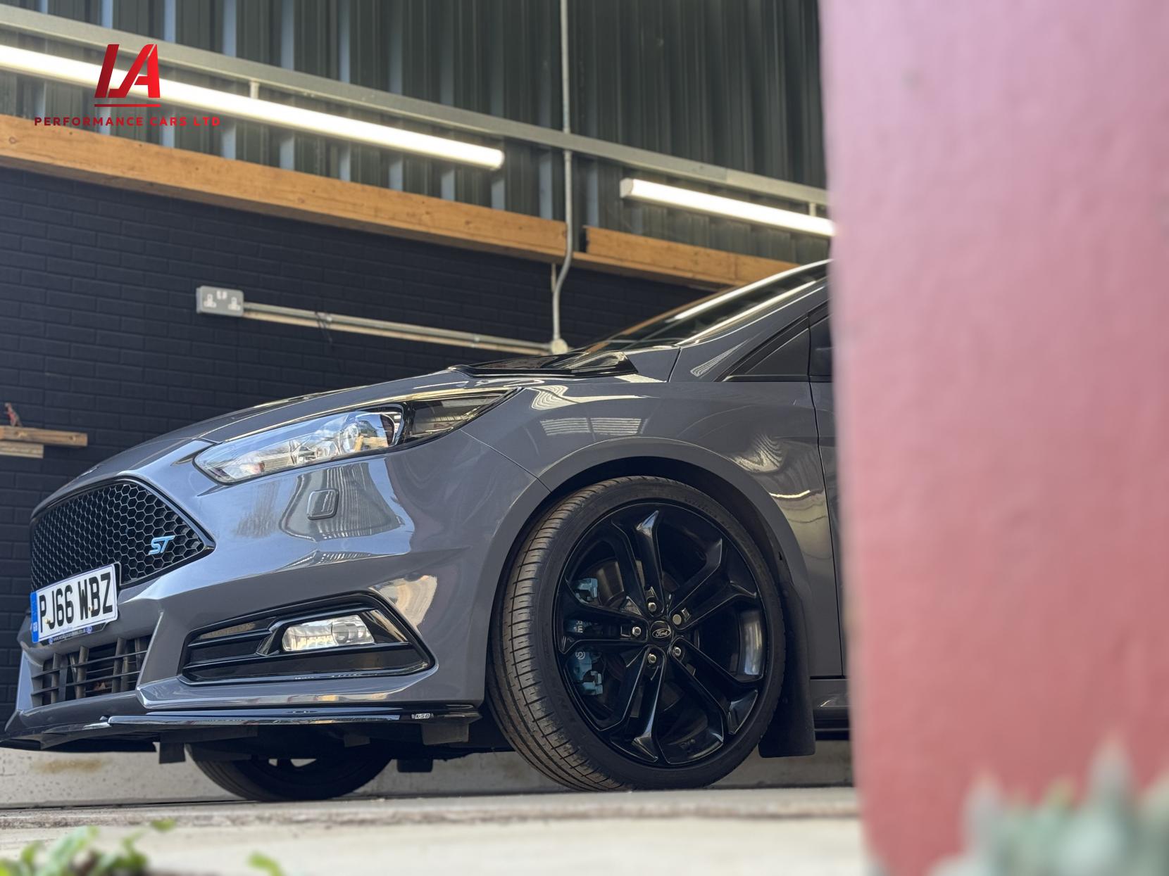 Ford Focus 2.0T EcoBoost ST-3 Hatchback 5dr Petrol Manual Euro 6 (s/s) (250 ps)